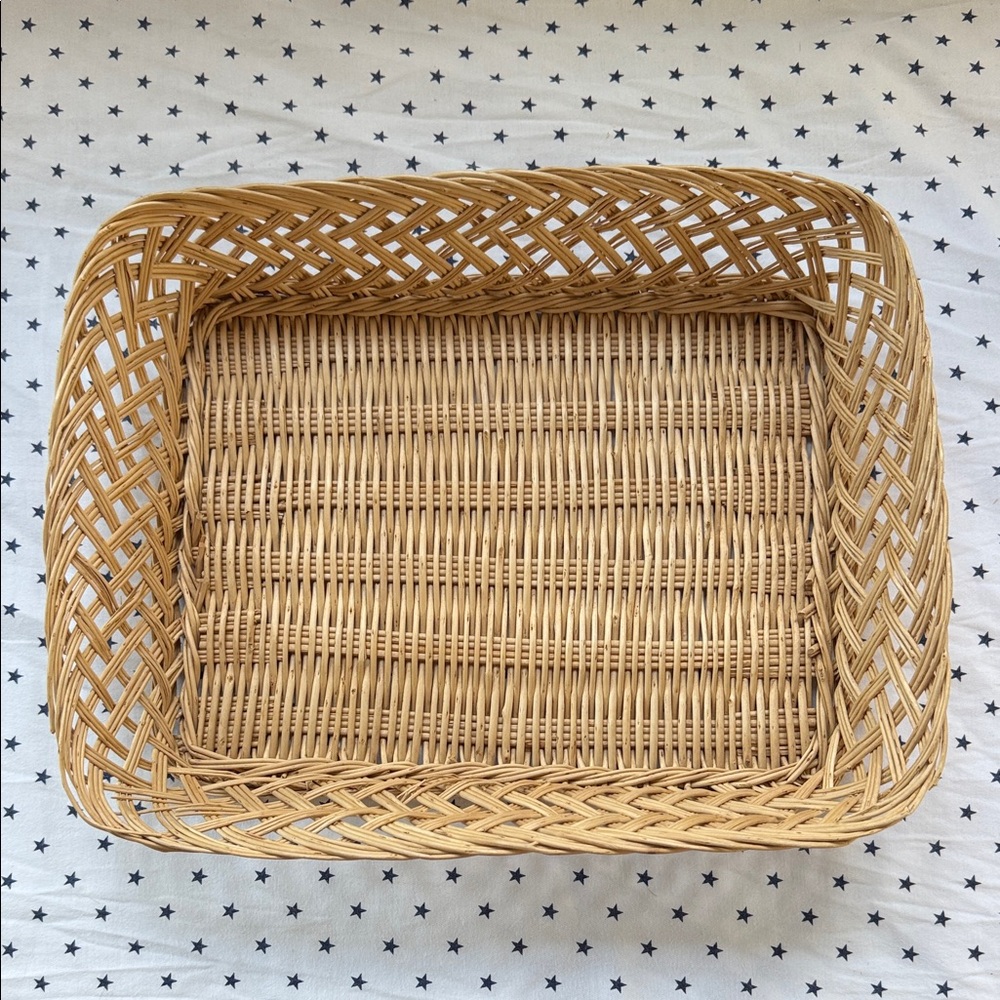 Vintage Rectangular Bread / Fruit / Storage / Decor Basket 13.5” x 10.5” EUC